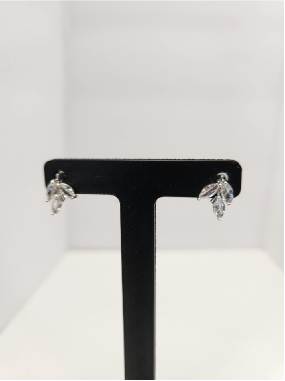 Express Silver Leaf Stud Earrings sterling silver marquise cut - Picture 2 of 7